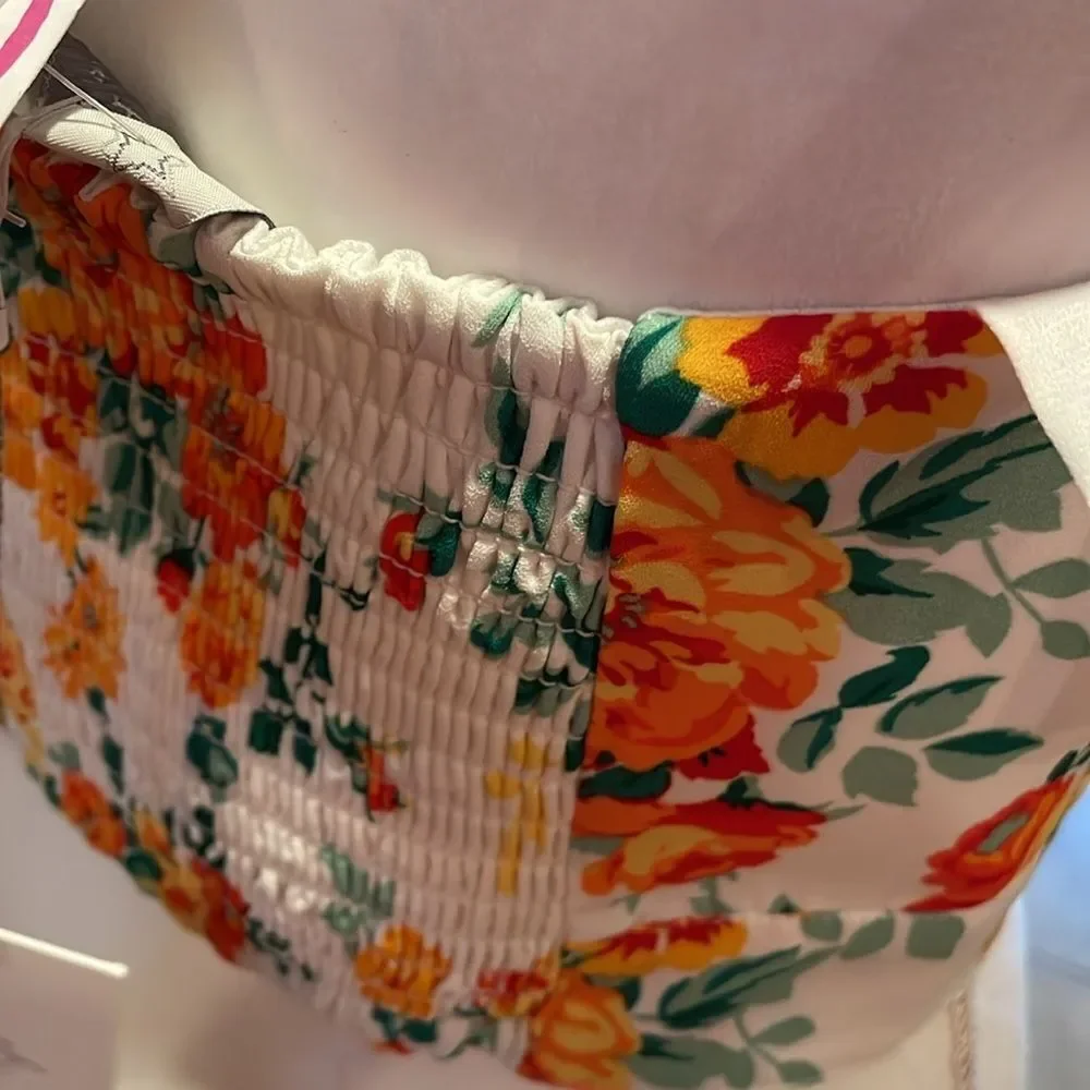WAYF Orange Rose Floral Crop Top - Picture 4 of 4